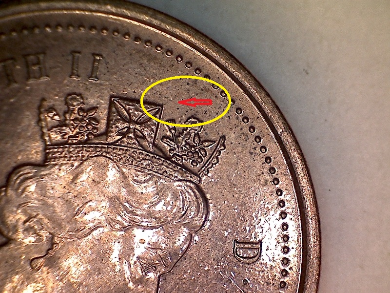 2001 Fissure sur couronne et bulle au dessus 1er É  B0190139B 1 de 2.jpg