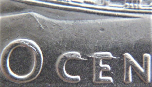 10 Cents 2007-Coin fendillé sut 10 Cents-2.JPG