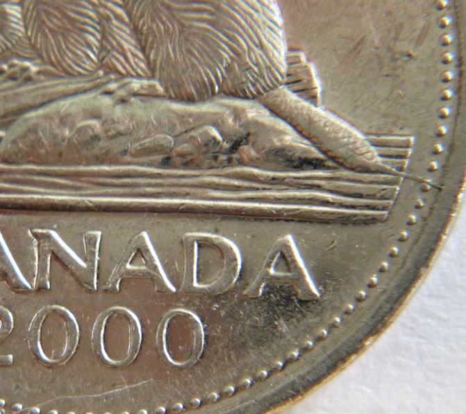 5 Cents 2000-Coin fendillé sur la queue juste qu'au listel-1 (2).JPG