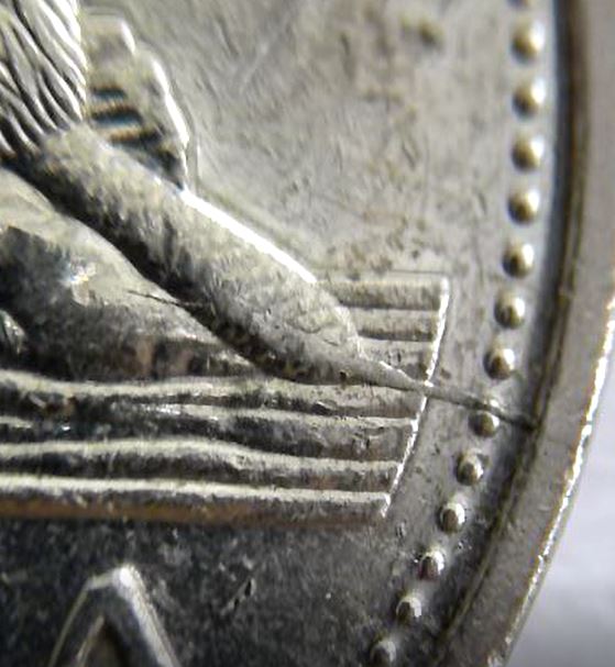 5 Cents 2000-Coin fendillé sur la queue juste qu'au listel-3.JPG