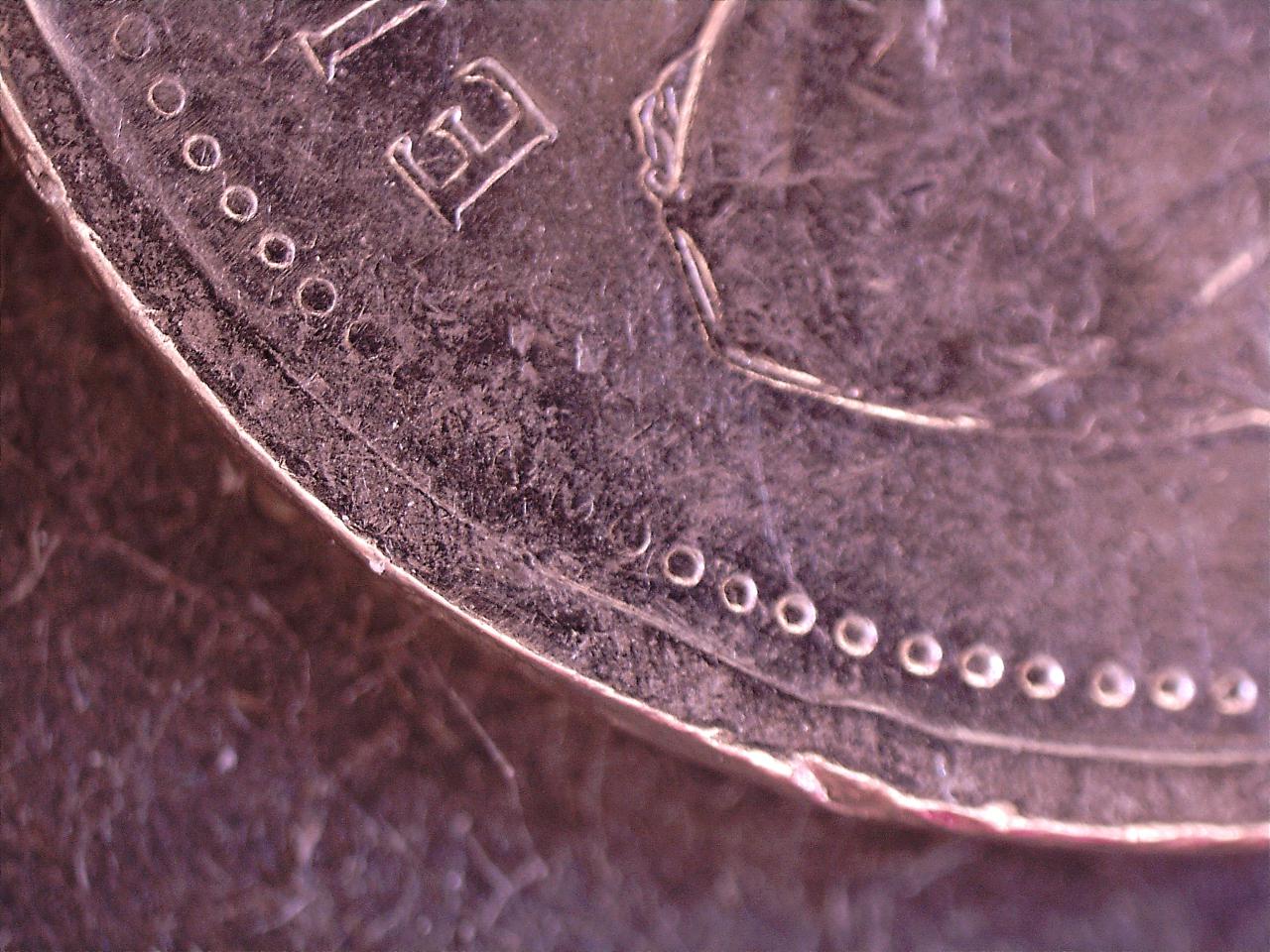 0.05-1979 -Coin brisé -e.jpg