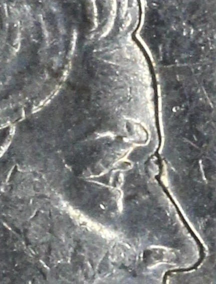 5 c 1998 die crack-av-détail (2).JPG