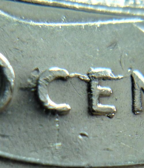 10 Cents 2008-Coin fendillé sur C E de CEnts-2.JPG