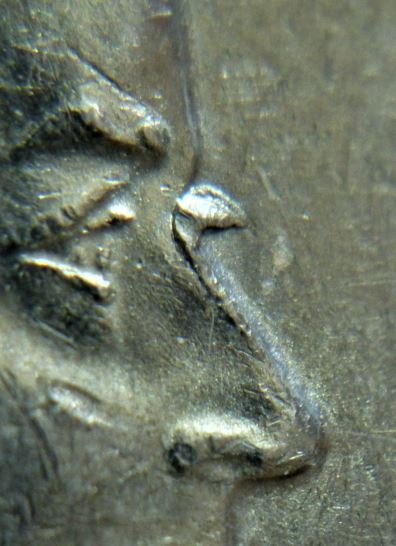 5 Cents 1998-Éclat coin sur le nez =3.JPG