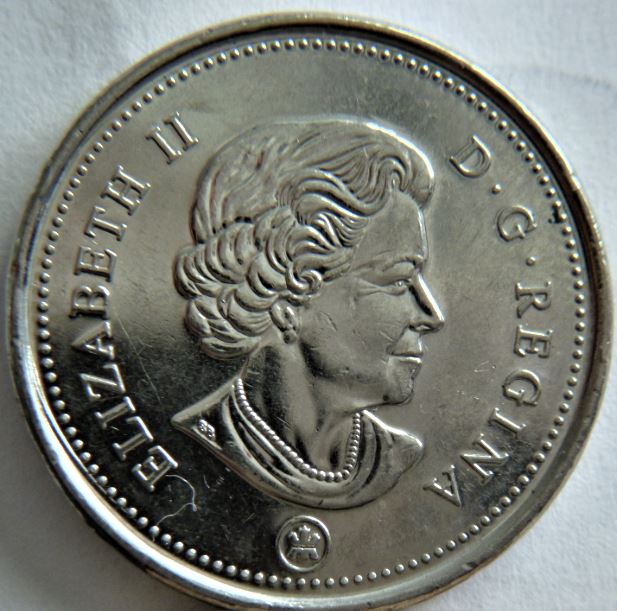 5 Cents 2015-Dommage du coin au dessus de ELIZA.2.JPG
