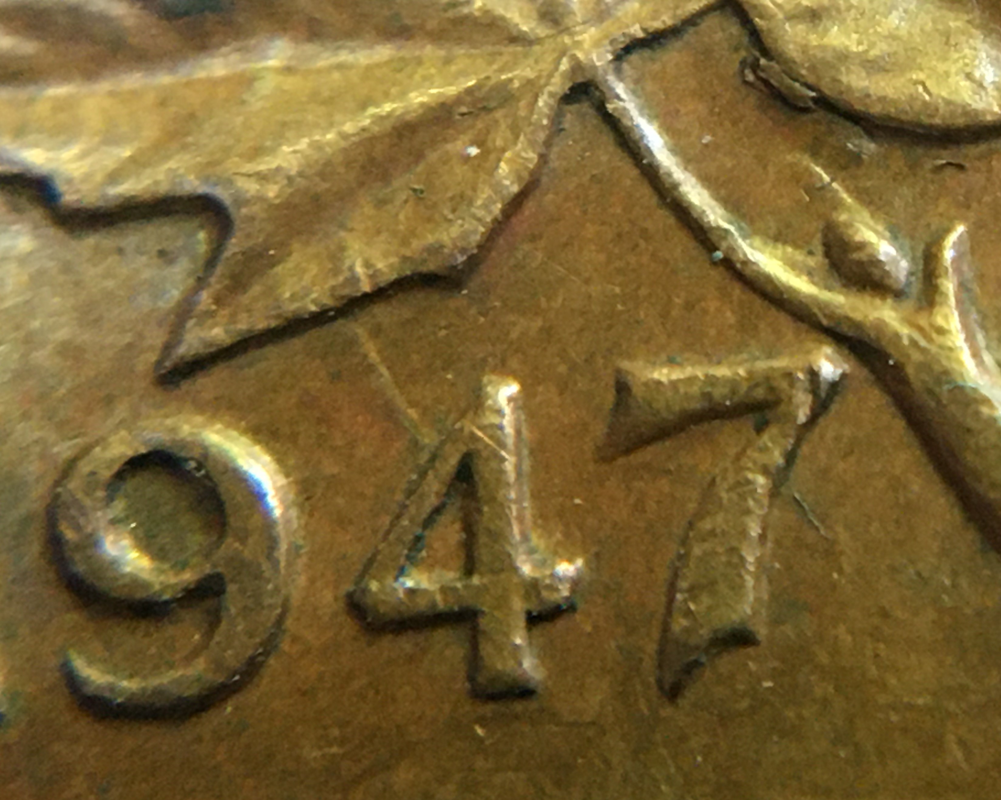 1 cent 1947 hanging type 1 et éclat.jpg
