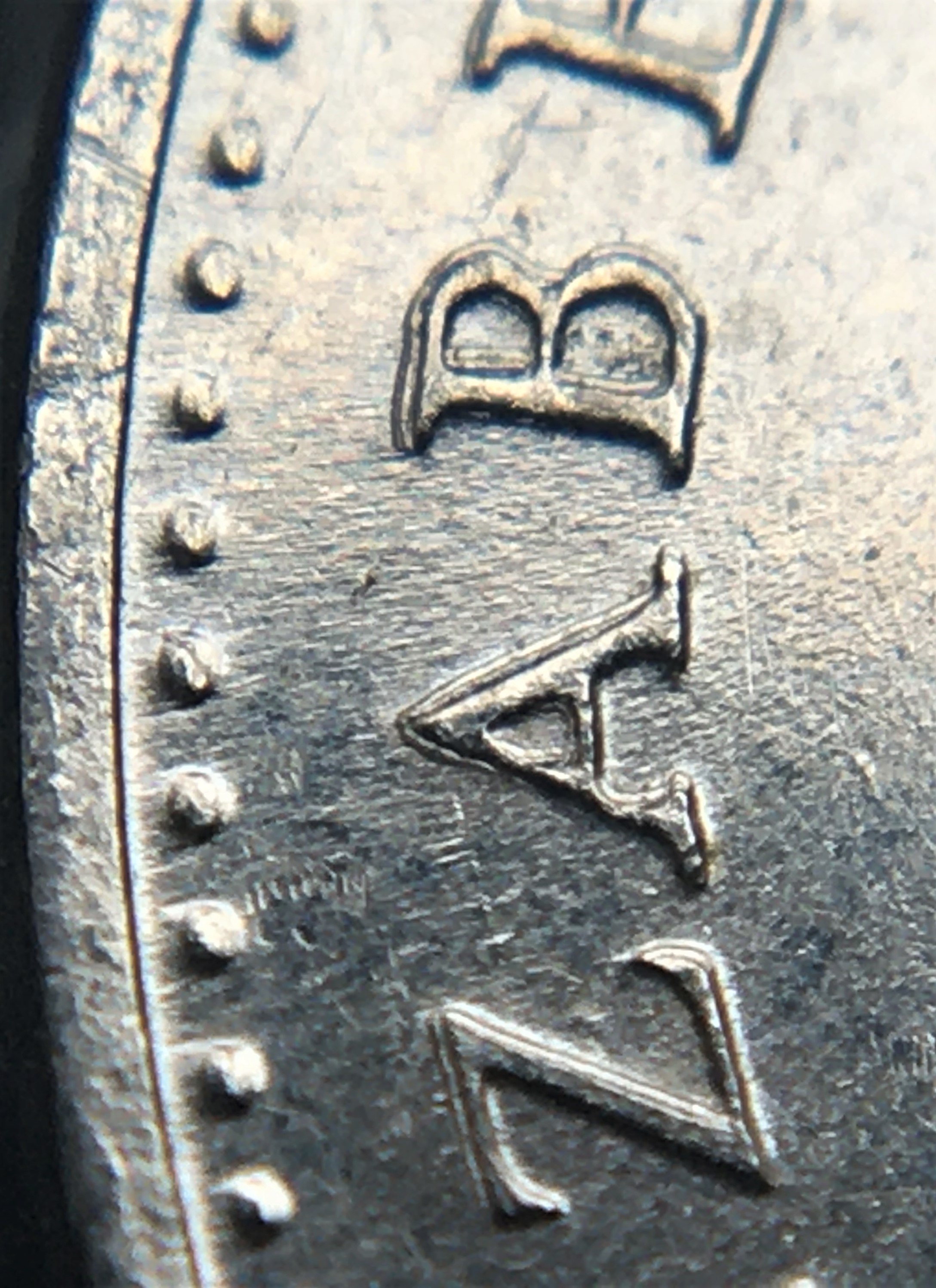 5 cents 1968 doublure à droite et en haut.jpg
