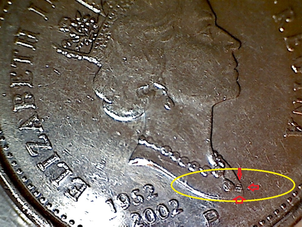 2002P Éclat sur le bijou B523045C.jpg