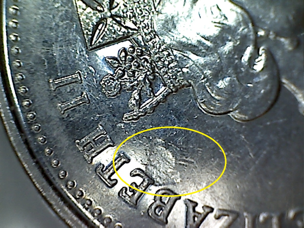 2001 P Frapp. ds. gra.sous le E d'Élizabeth B523147B.jpg