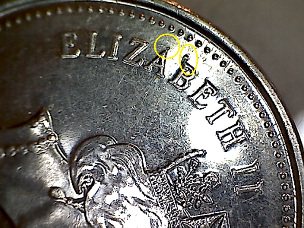 2001 P Points au-dessus du A d'Élizabeth et éclat sur B d'Éliz.  B523141B.jpg