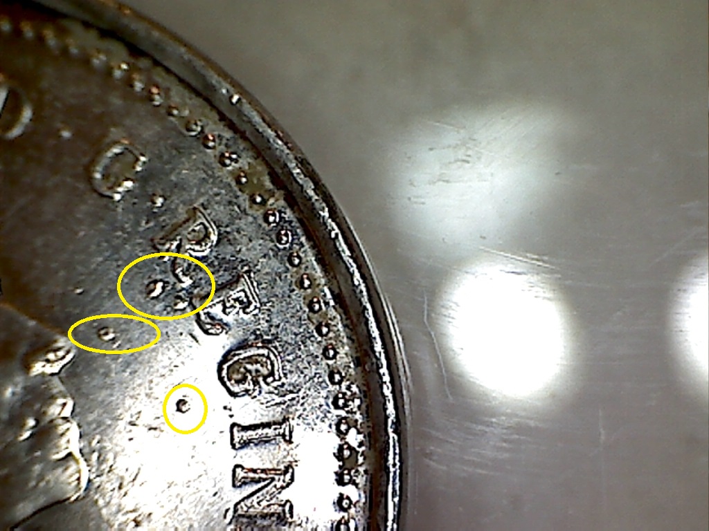 2001 P Points devant la Reine et sous Regina  B523179C 1 de 2.jpg