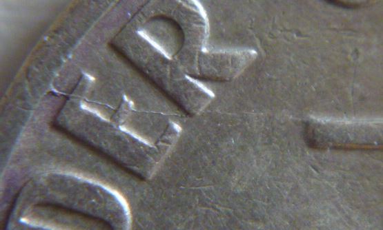 5 Pfennig 1949 -Coin fendillé sur le revers-3.JPG