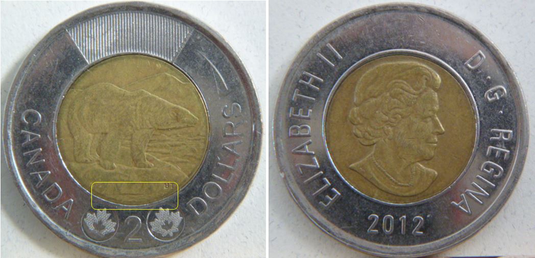 2 Dollars 2012-Coin fendillé sous l'Ours-1.JPG