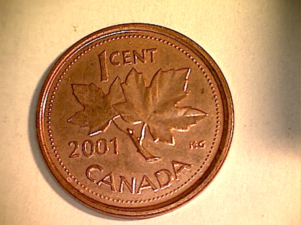 2001 Défaut de coin sur feuille sous N de CENT B019132C Revers.jpg