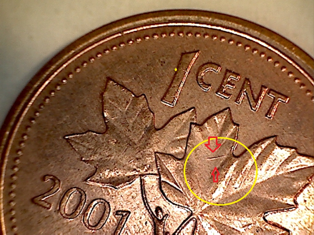 2001 Défaut de coin sur feuille sous N de CENT B019132C.jpg