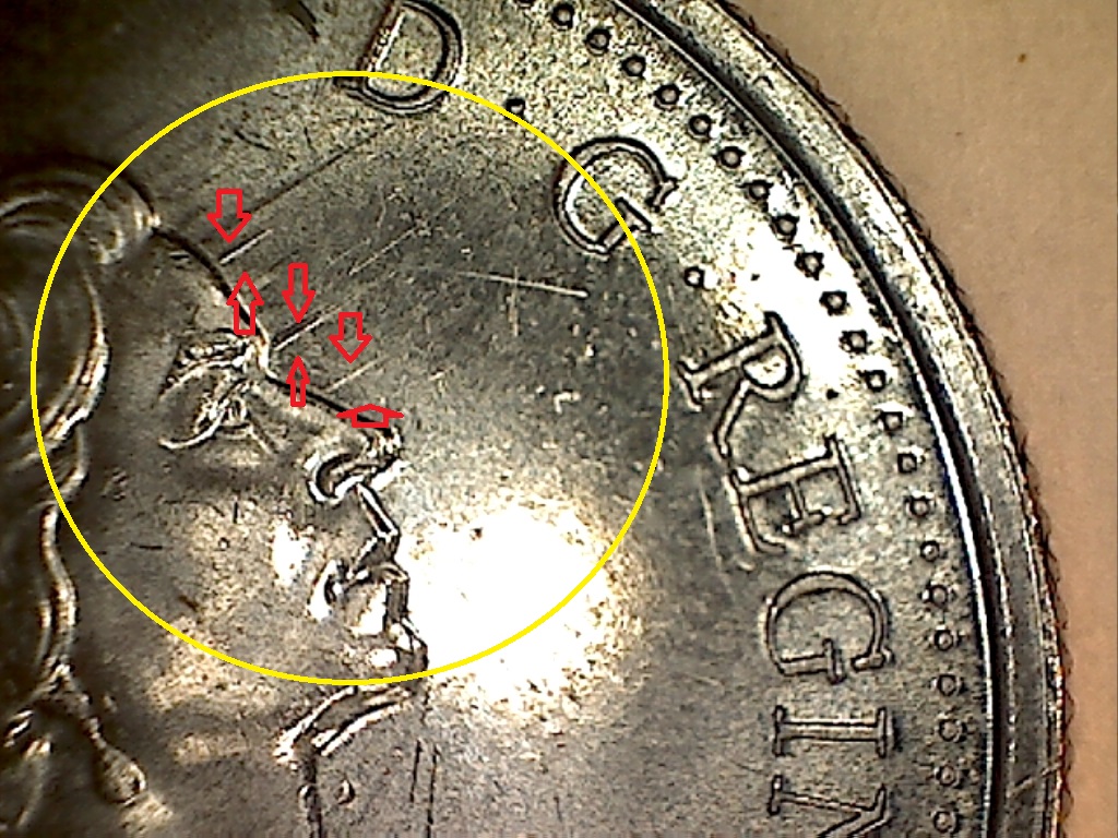 2000 Fierté Défaut de coin devant la Reine B2519120C.jpg