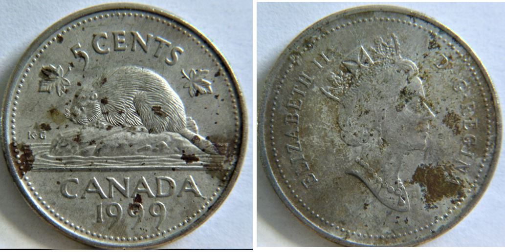5 Cents 1999-Coin fendillé sous le dernier 9 jusque sur le listel-1.JPG
