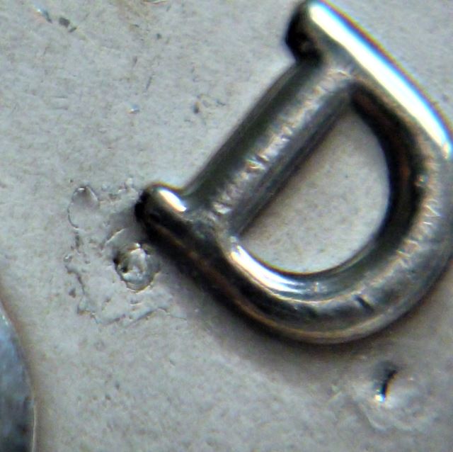 10 Cents 2019-Défaut de flan sous le D de D,g-2.JPG