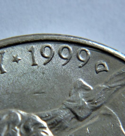 10 Cents USA 1999D-Dommage du coin au dessus de la date,3.JPG