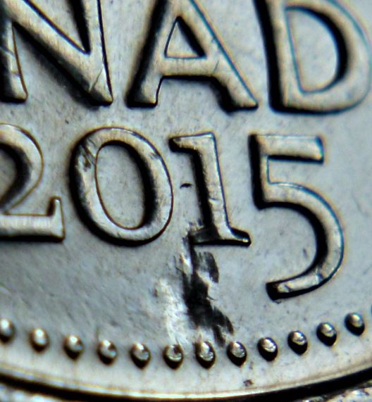 5 Cents 2015-(33) Frappe a travers sous la date.JPG