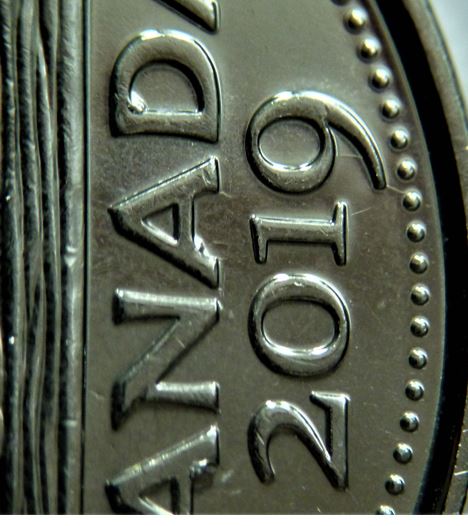 5 Cents 2019-Coin fendillé sous le 1 dans le 9et sous le 9+Éclat coin-3.JPG