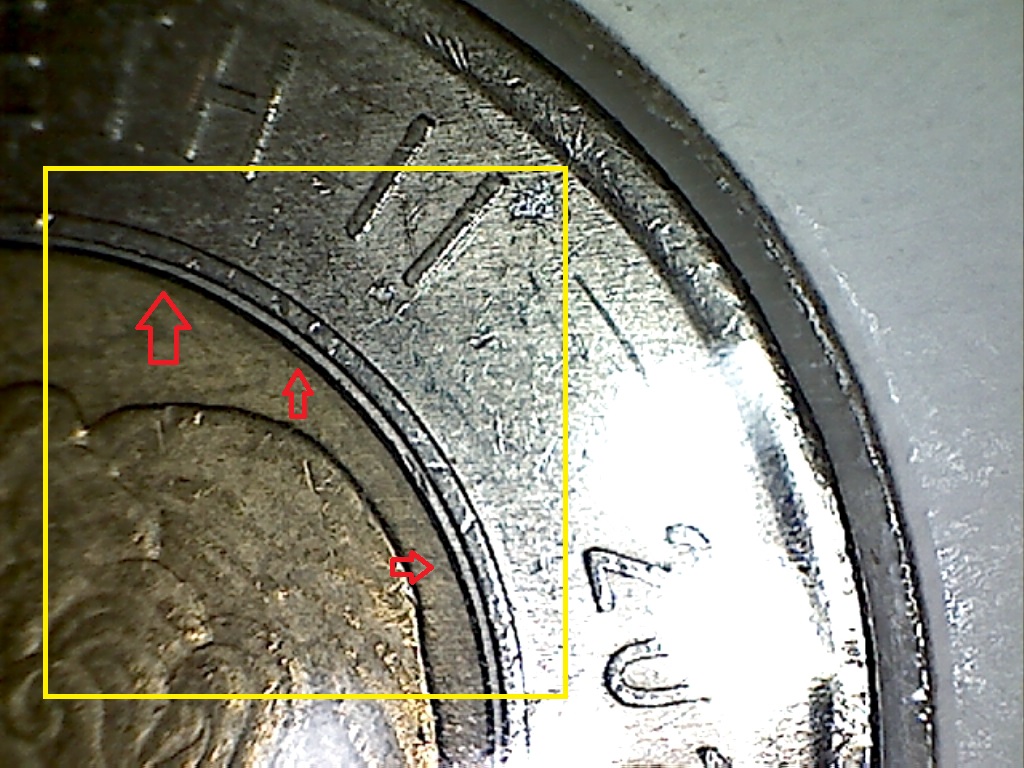 2011 B22107D Coin décentré 1 de 4.jpg