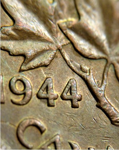 1 Cent 1944-Coin entrechoqué sous les feuille-1.JPG