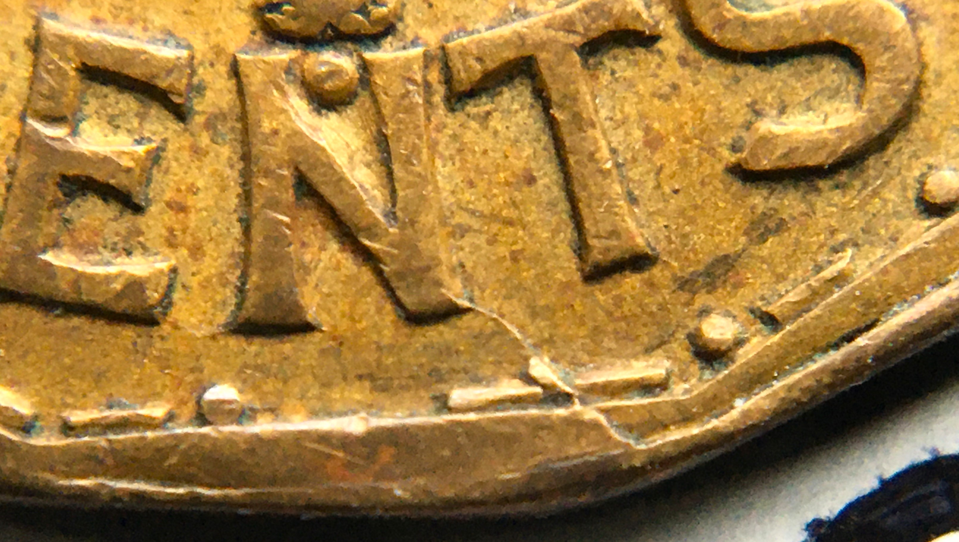 Coin brisé.JPG