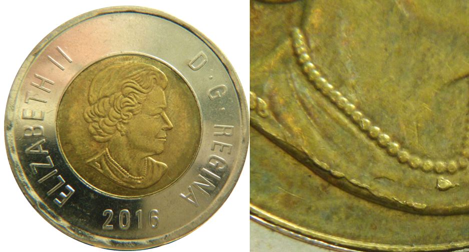 2 Dollars 2016-Perle qui a  tombé-coin fendille base de effigie-1.JPG