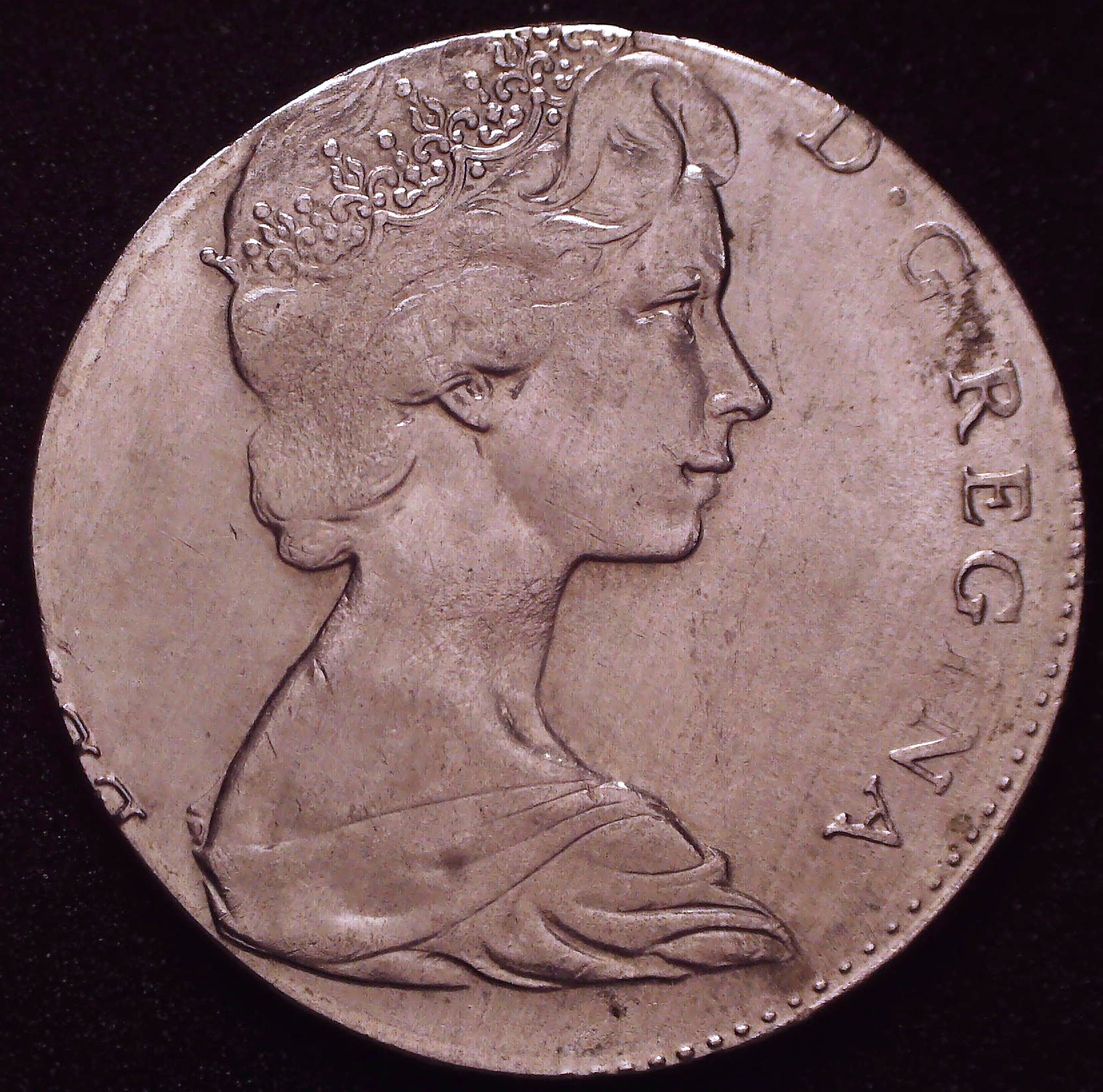 5c 1975 sur flan 10c A.jpg