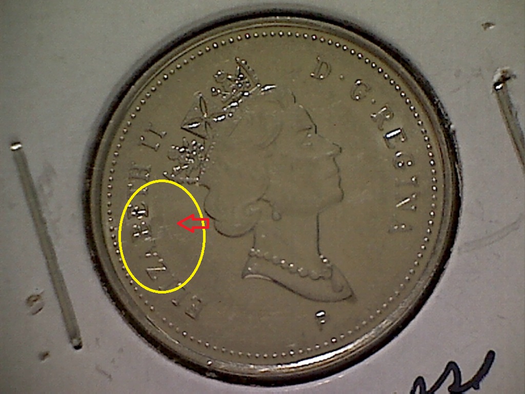 5 Cents 2001 P Frappé ds. graisse sous B d'Élizabeth B525035B Avers.jpg