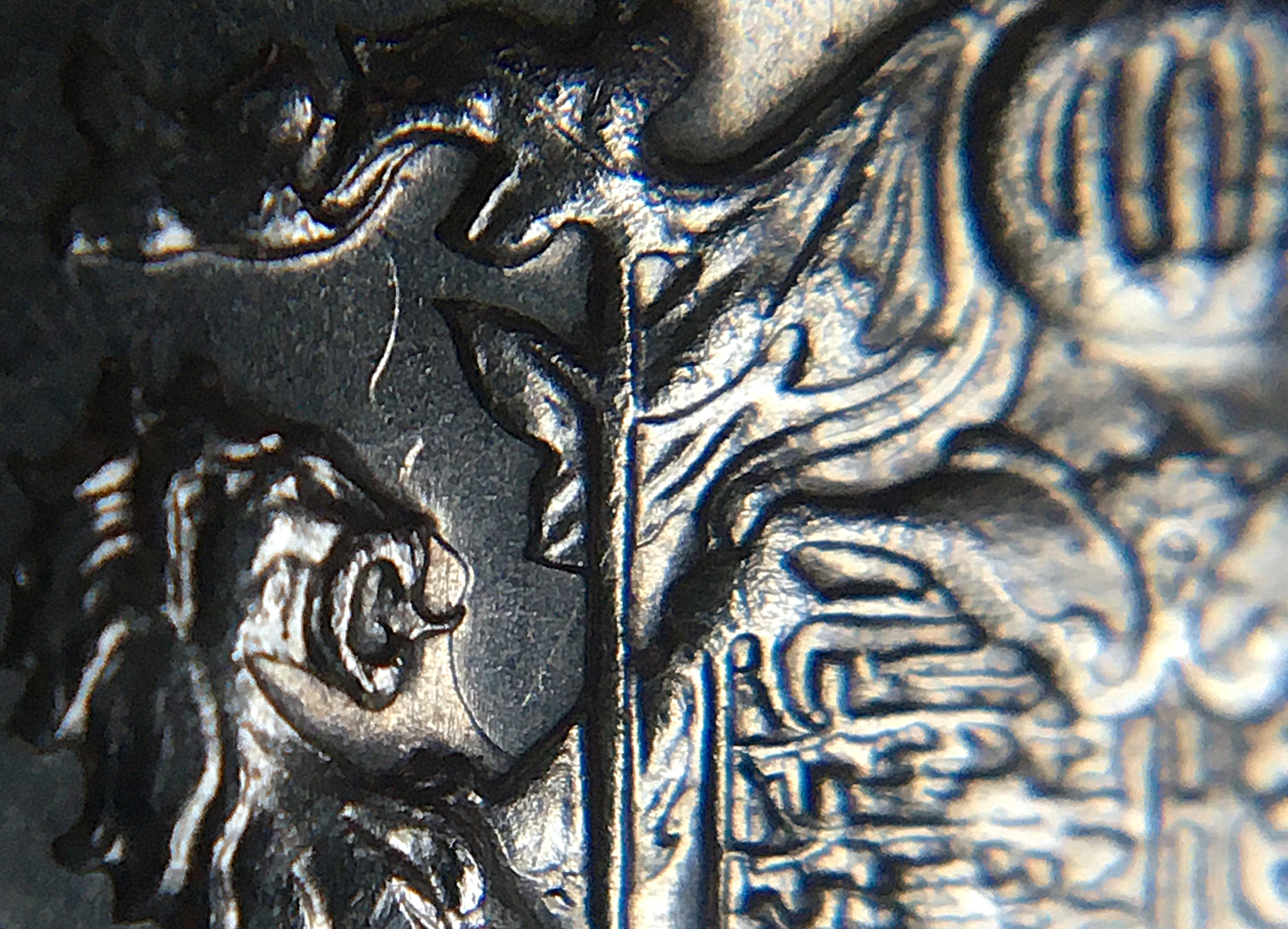 50 cents 1975 entrechoque lion.JPG